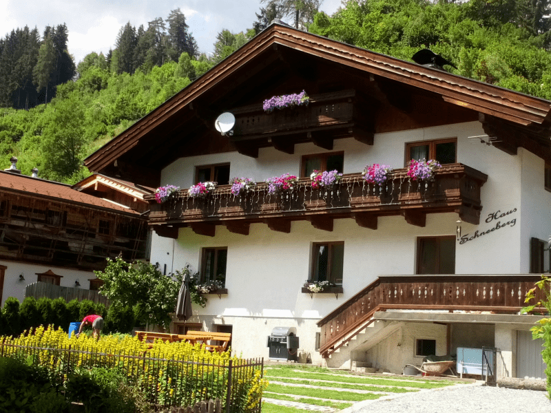 Haus Schneeberg, Apartamenty wakacyjne w Muehlbach am Hochkoenig
