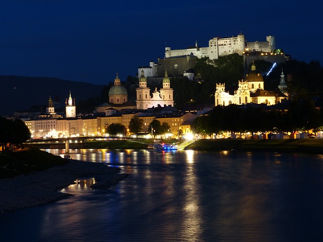 Salzburg bij nacht